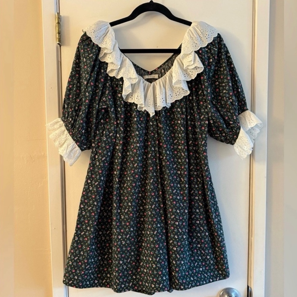 !!! ISO DOEN CHATEAU DRESS !!!!